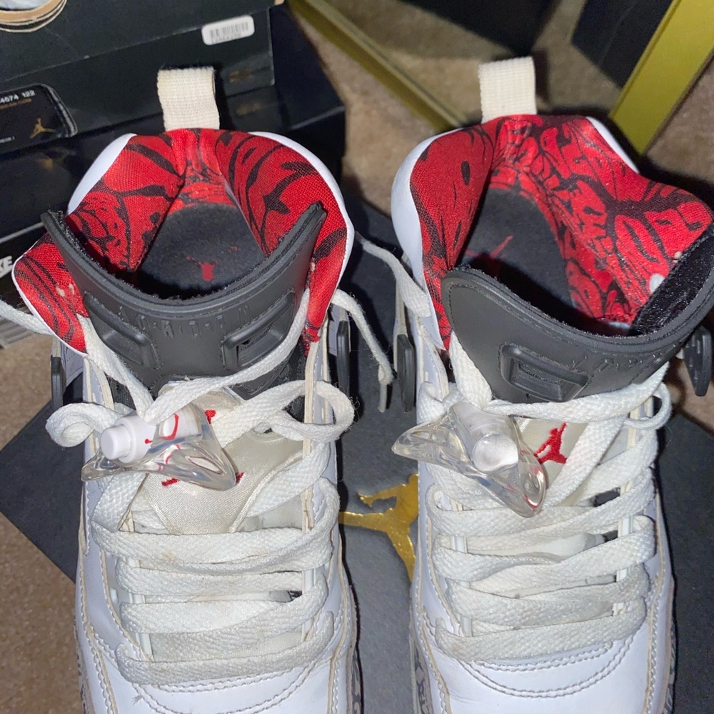 Jordan 6 - Picture 3 of 8